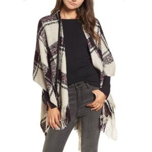 NWT BP. Plaid Boucle Ruana